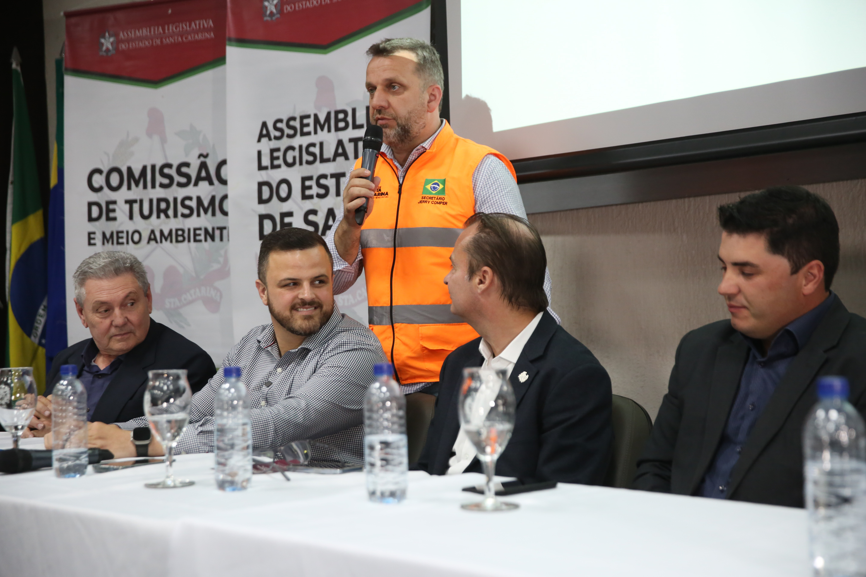 -Jerry Comper  secretário de infraestrutura e mobilidade de Santa Catarina.