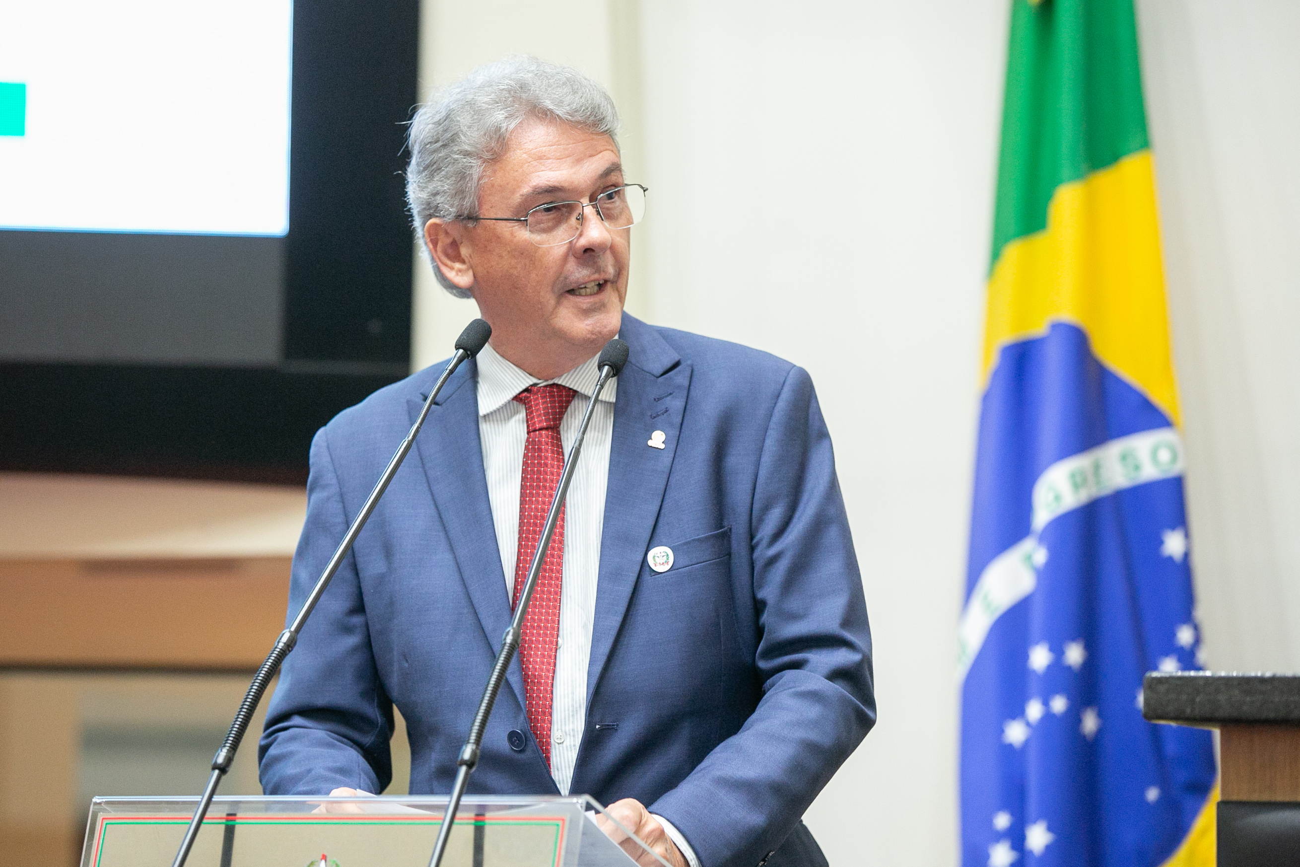 TarcÍsio Estefano Rosa - PRESIDENTE DAS CENTRAIS ELÉTRICAS S.C