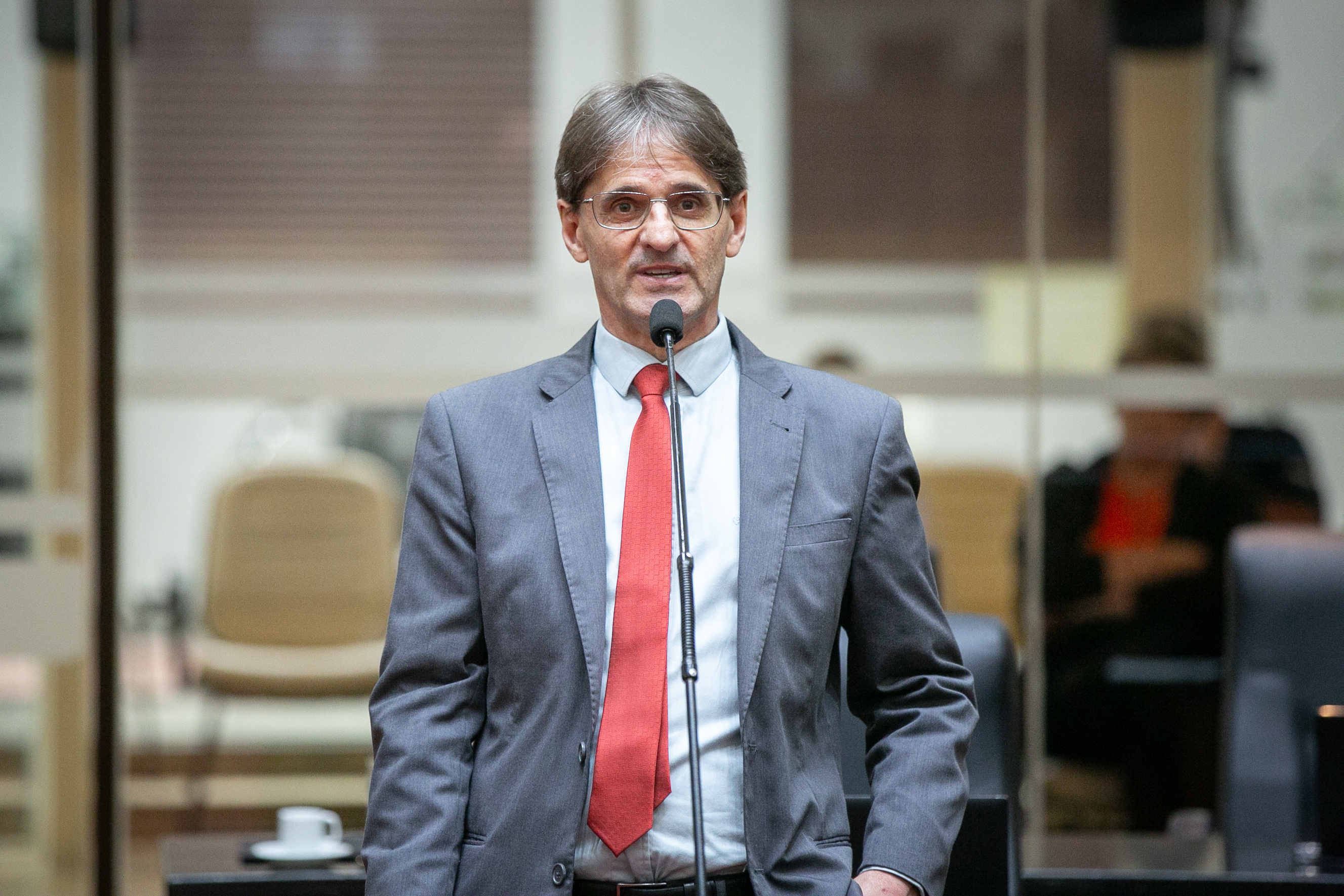 - Deputado Neodi Saretta (PT)