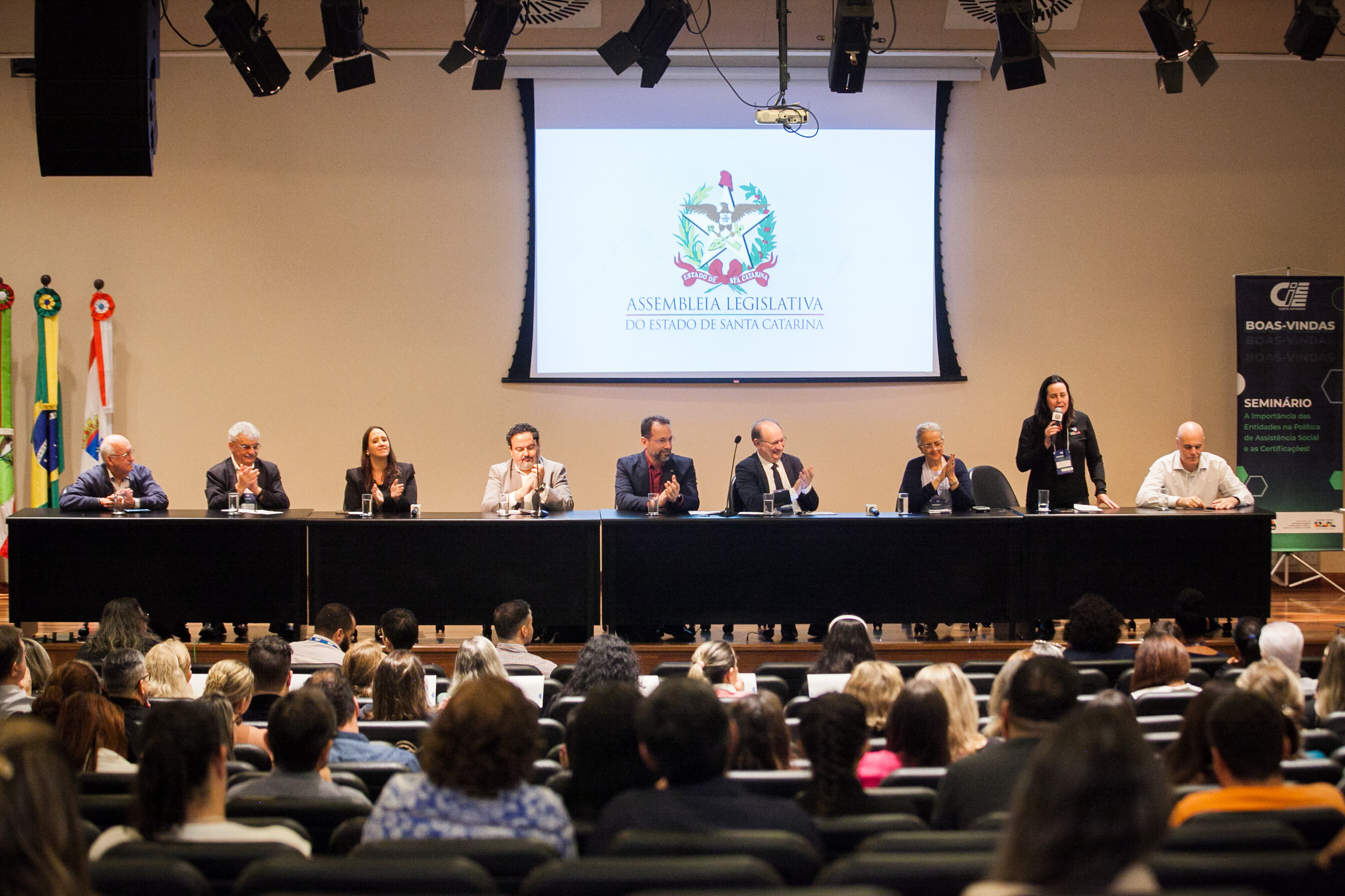 Parlamento sedia seminário sobre importância e papel das entidades na política de assistência social
