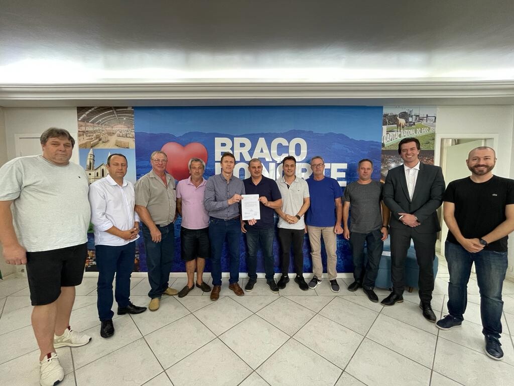 Deputado Volnei Weber e lideranças de Braço do Norte