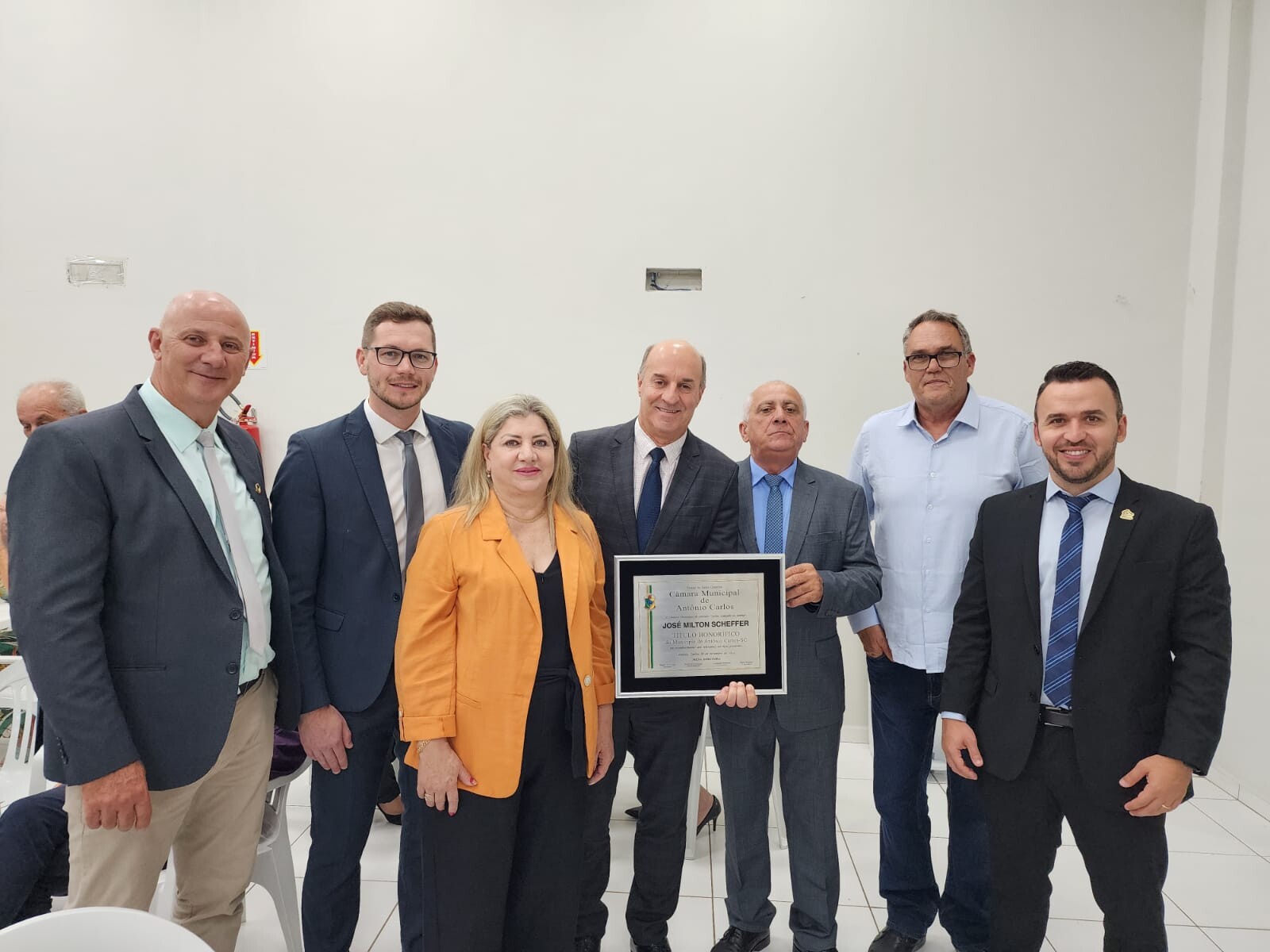 Deputado Zé Milton recebe título de cidadão honorífico de Antônio Carlos