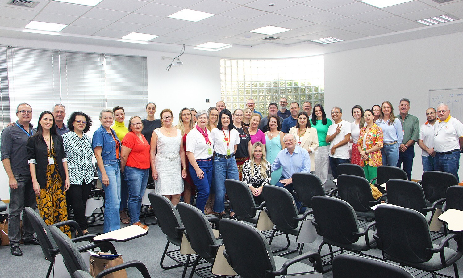 Deputado Dr Vicente e participantes do encontro