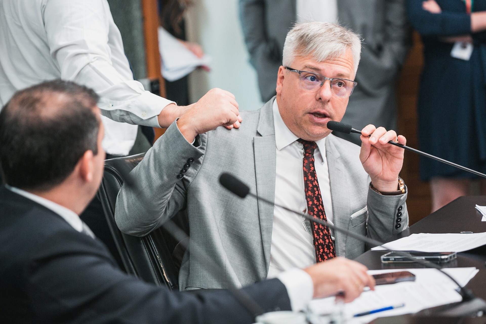 Desconto de 14% dos aposentados tem novo capítulo com emenda à proposta do governo