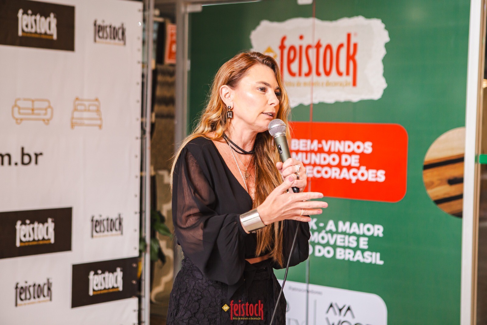 Deputada Paulinha na abertura da feira, em São Bento do Sul