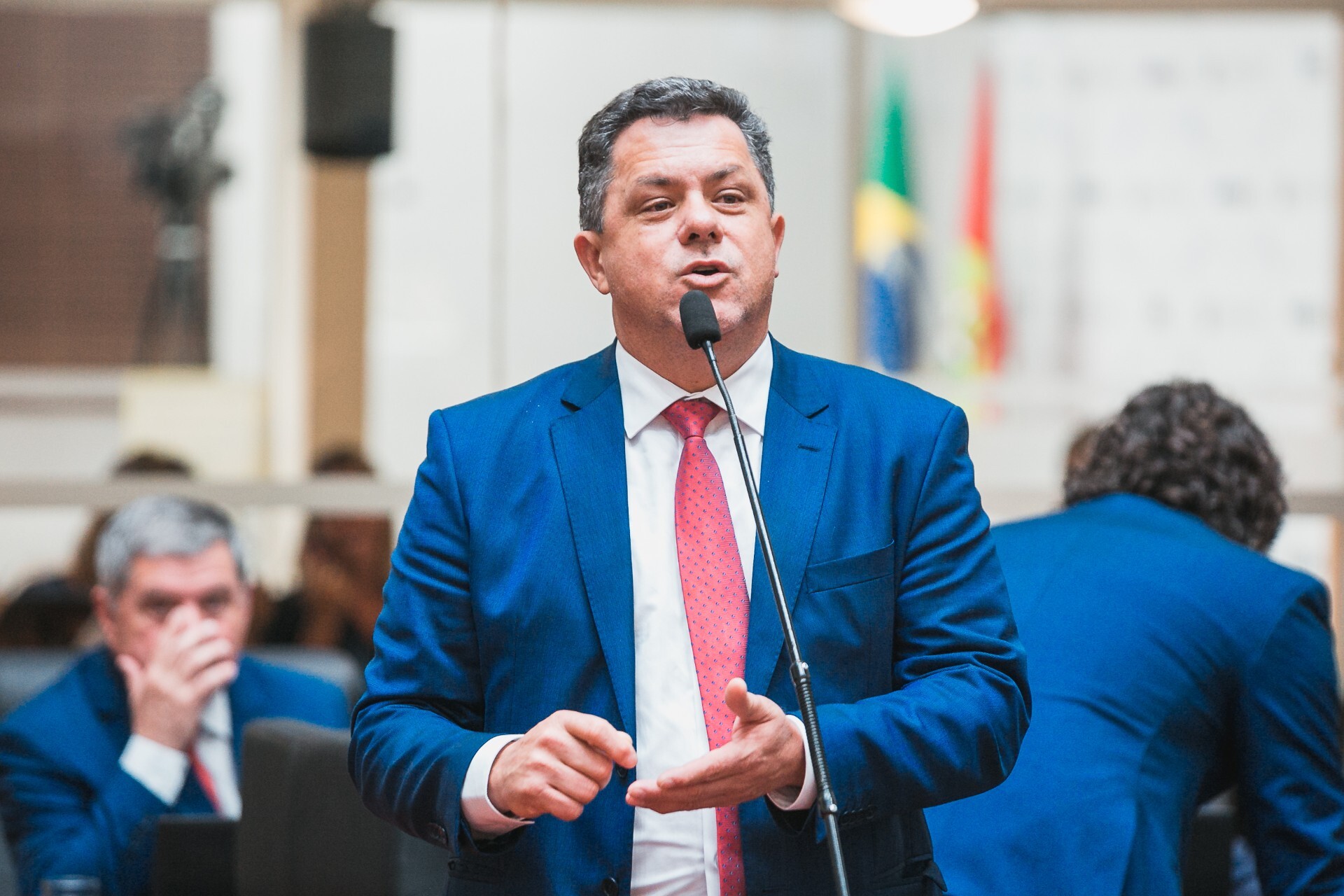 Deputado Ivan Naatz: legislação estadual para padronizar o sistema
