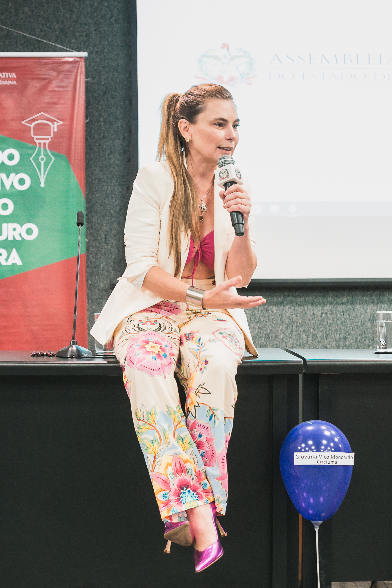 - Deputada Paulinha (Podemos)