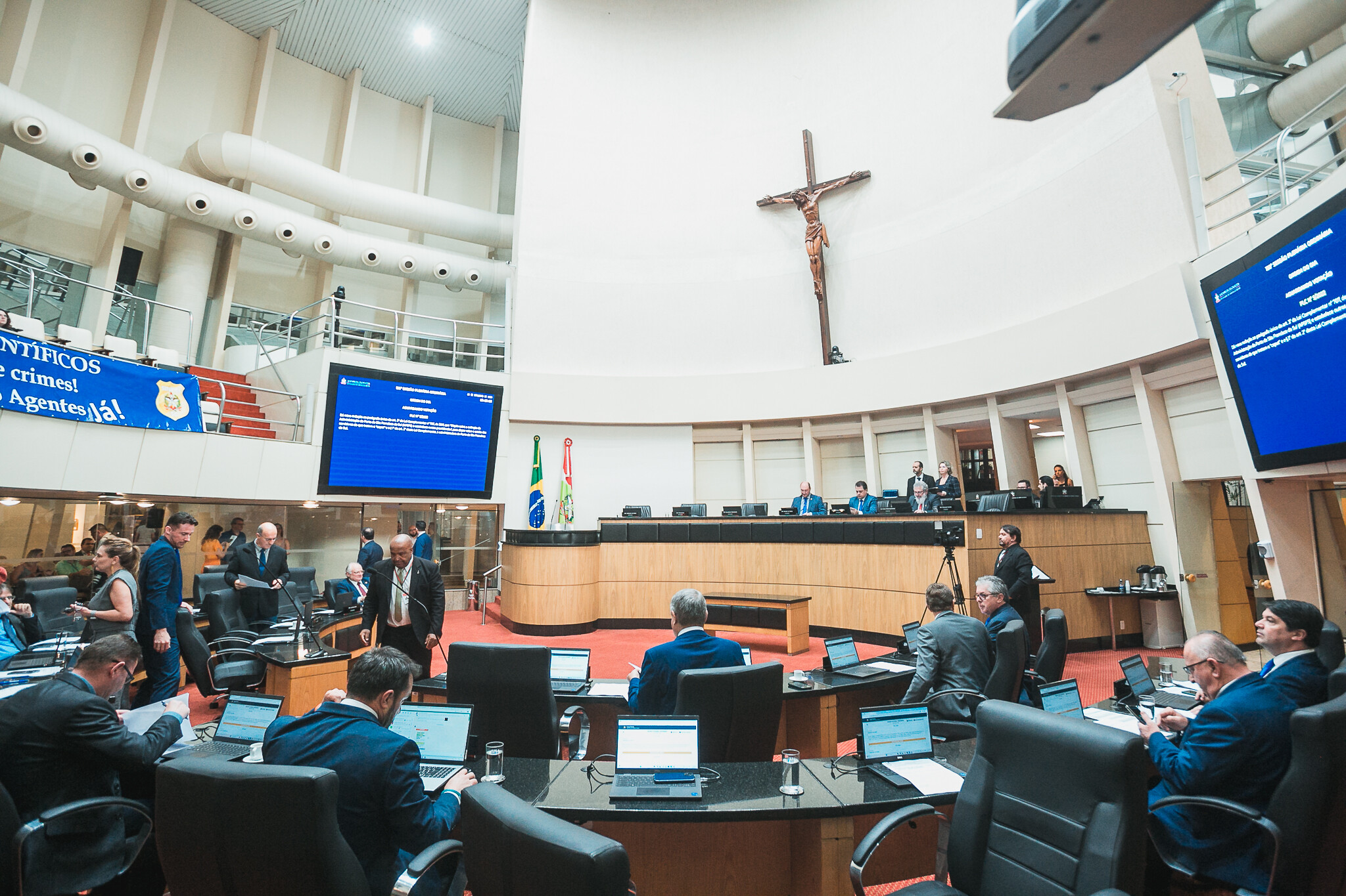 Plenário aprova três projetos do pacote tributário do Poder Executivo