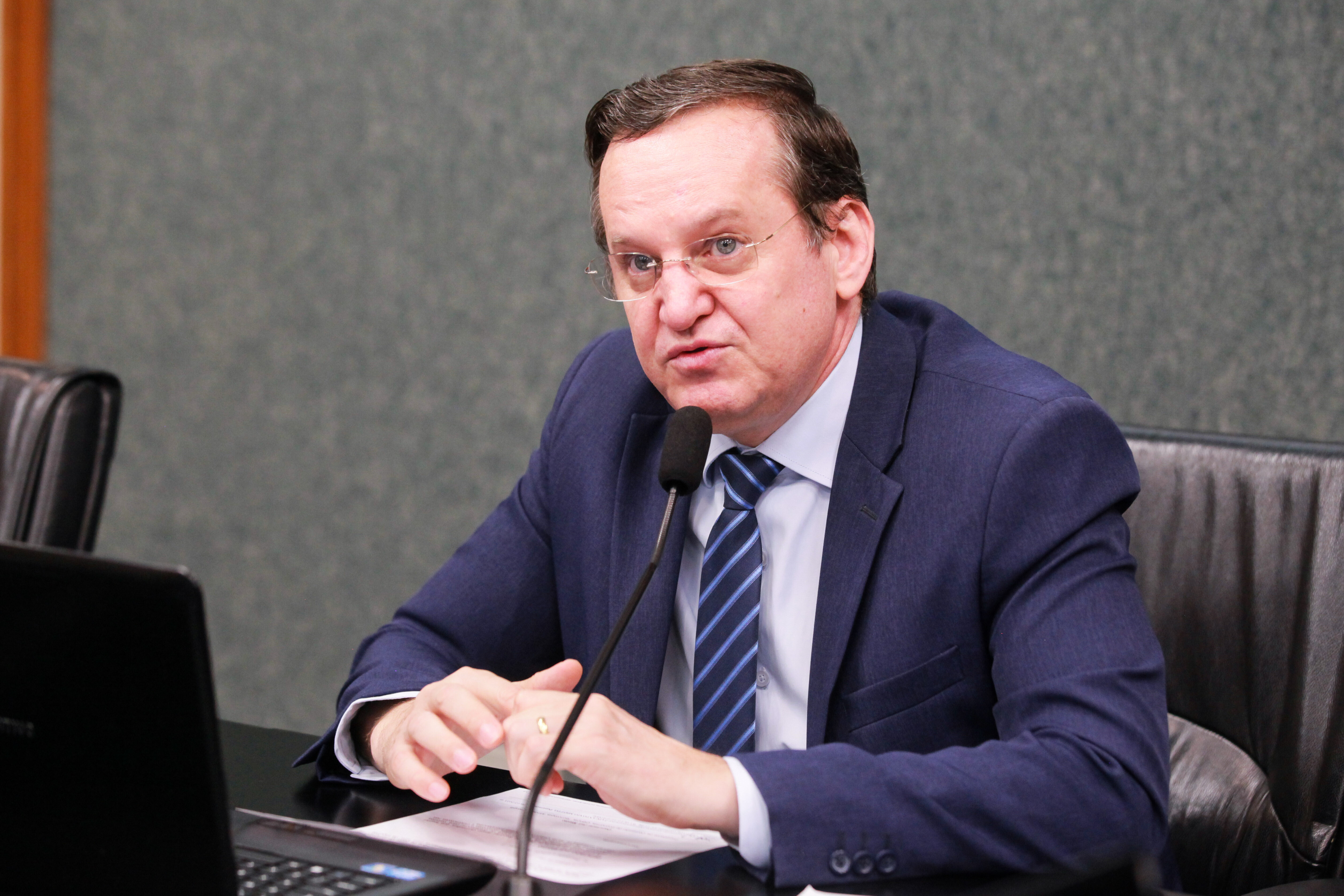 Deputado Jair Miotto, presidente da Comissão de Economia.