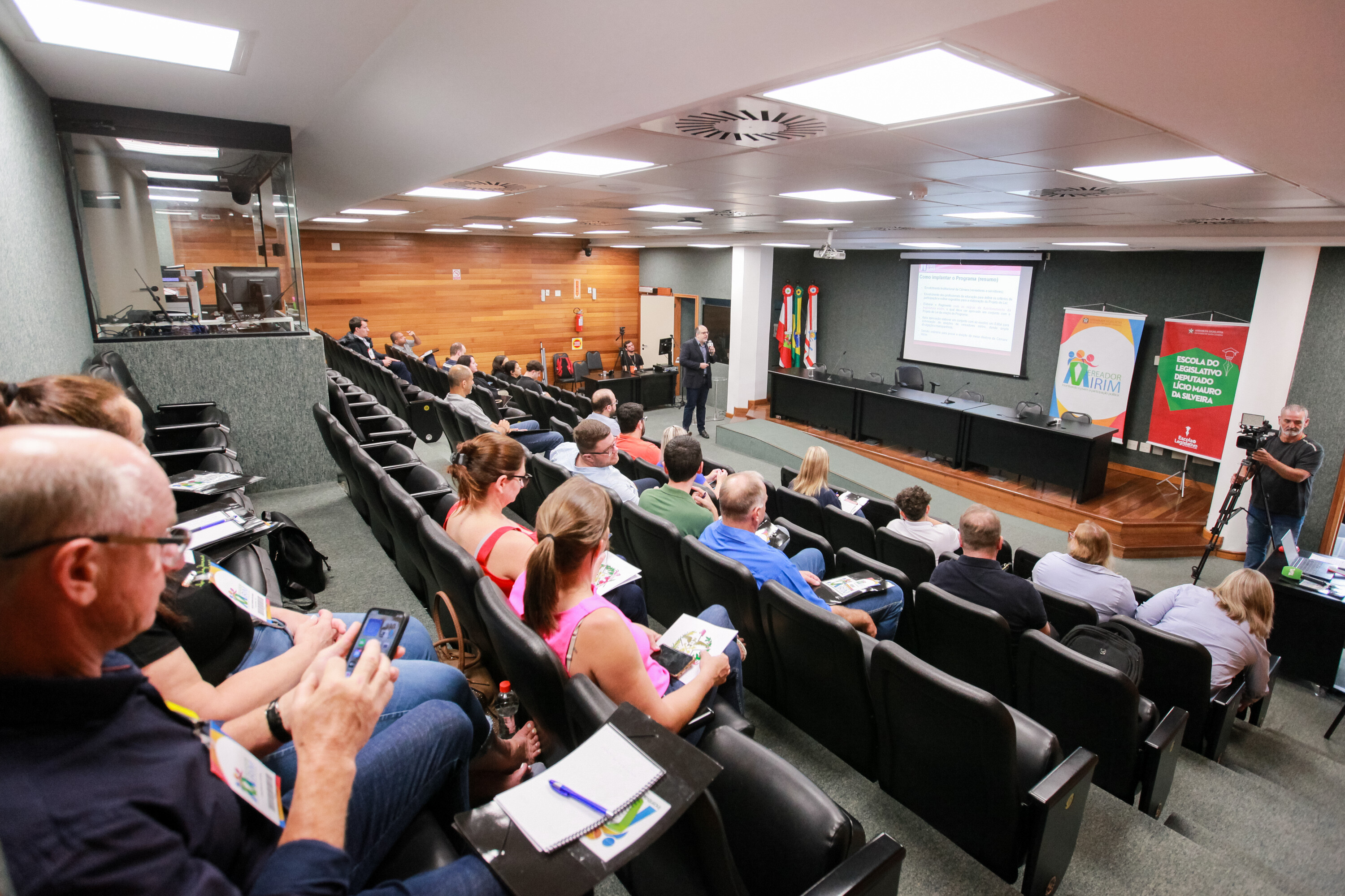 Encontro de coordenadores discute formação do vereador mirim
