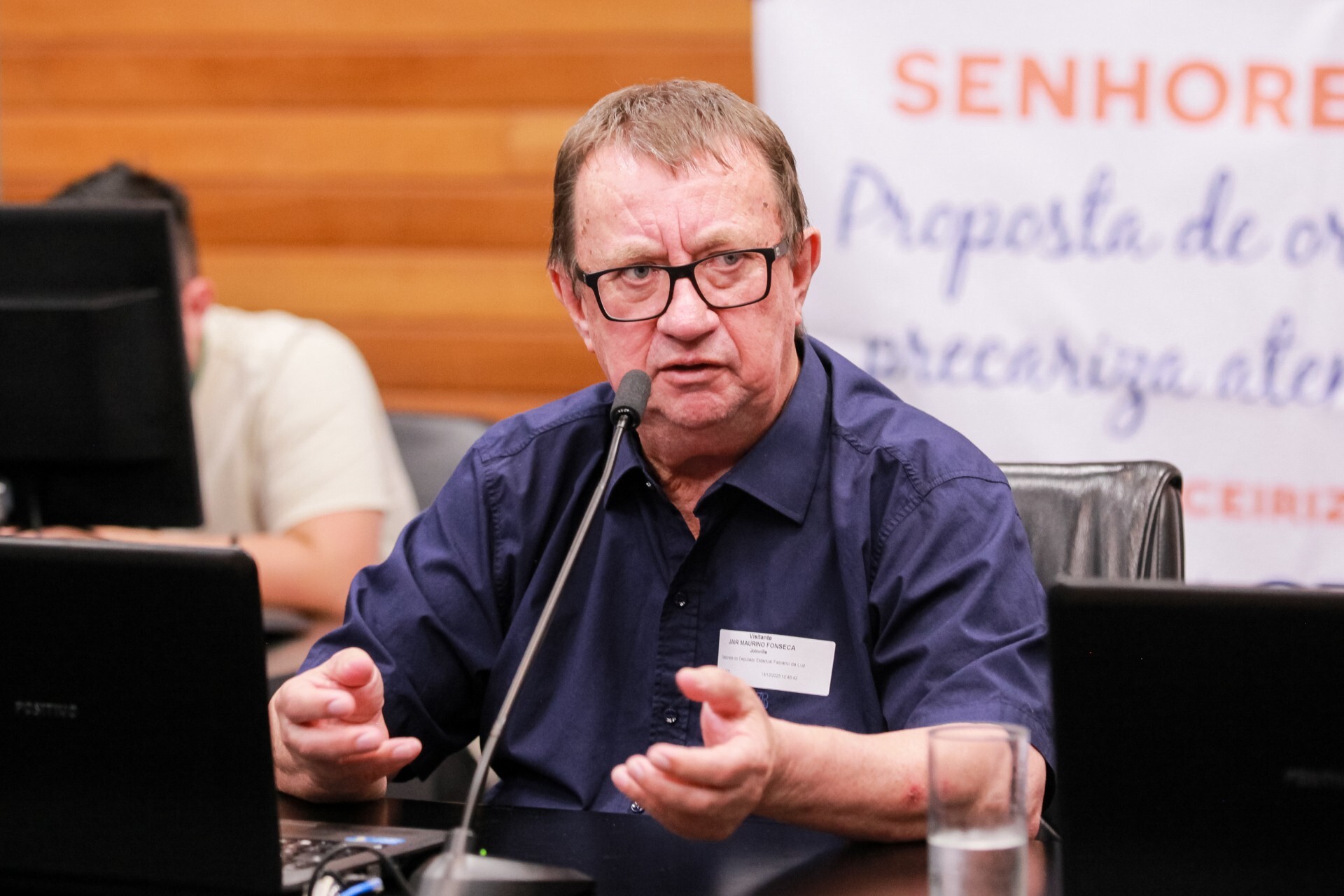 Servidor da Celesc, Jair Maurino Fonseca, em reunião da Comissão de Economia