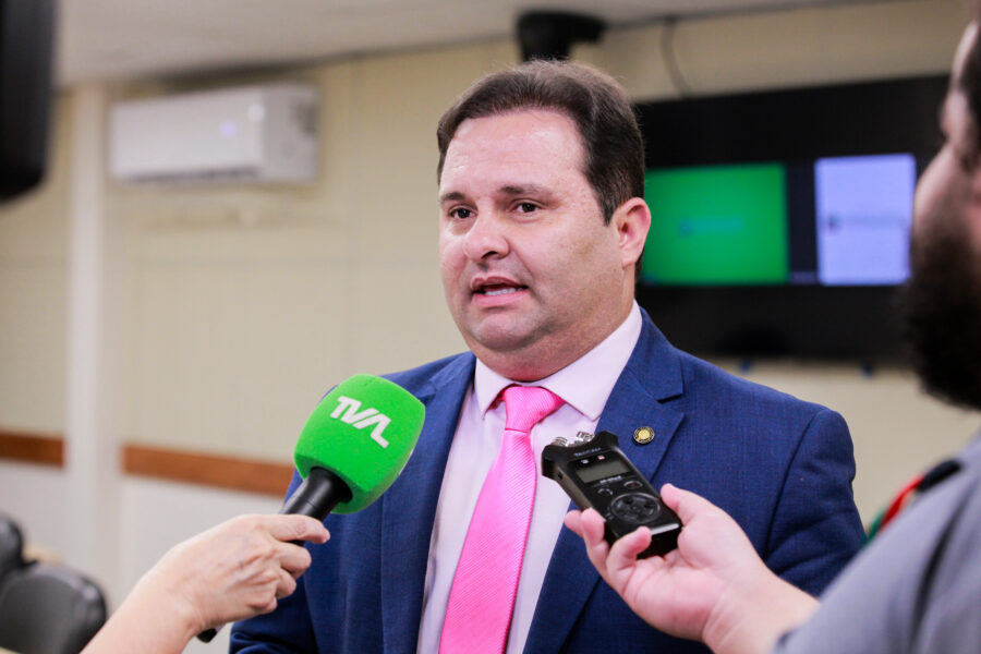 O deputado Sergio Guimarães é autor de projeto de lei que trata da implantação de faixas para motos nas rodovias estaduais