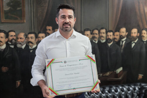Daniel Cândido toma posse como deputado estadual