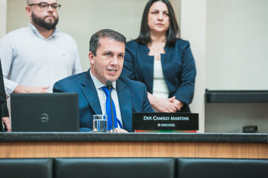 Camilo Martins se licencia do cargo de deputado estadual