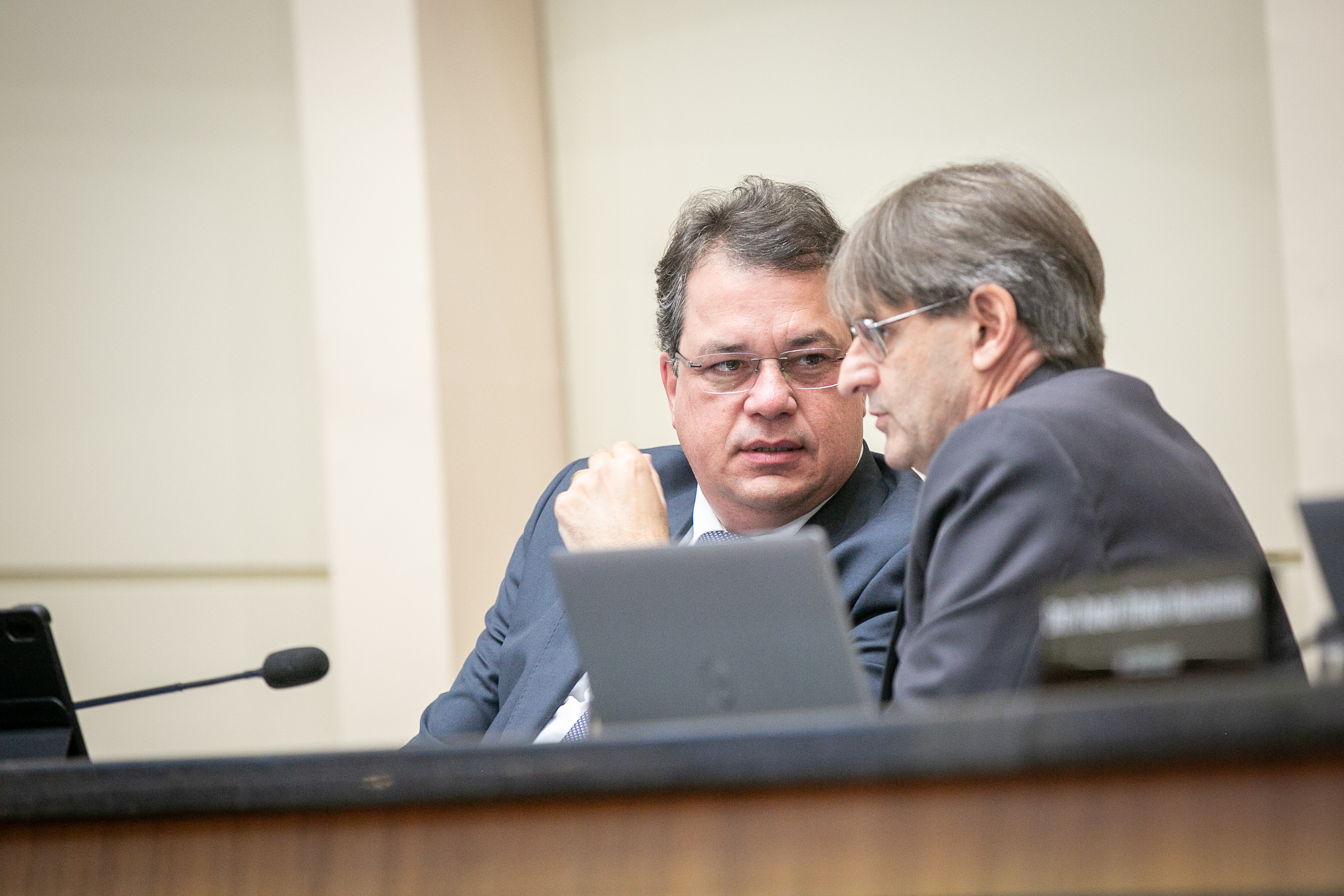 - Deputado Rodrigo Minotto (PDT) - Deputado Neodi Saretta (PT)