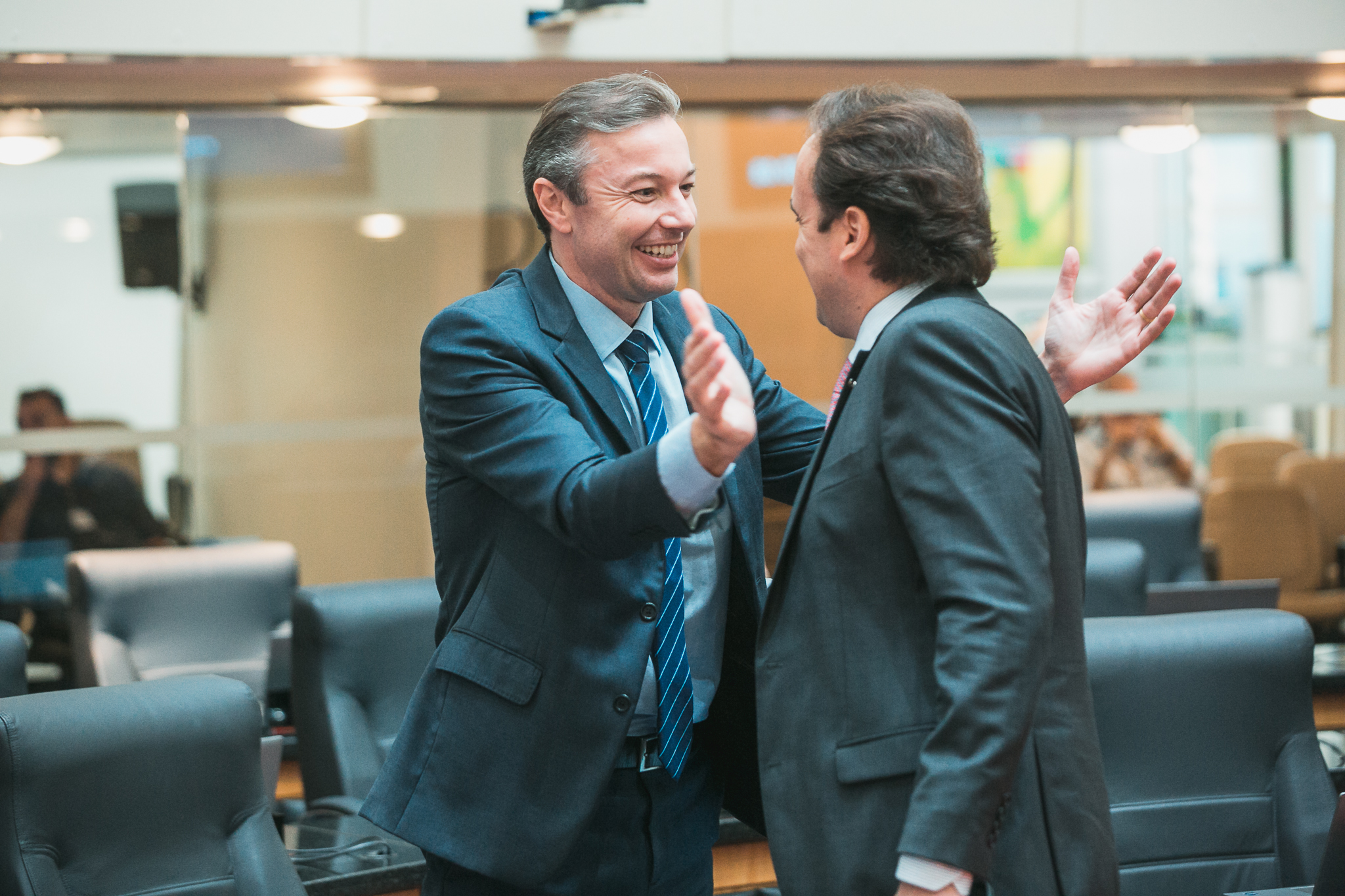 - Deputado Napoleão Bernardes (PSD)
- Deputado Carlos Humberto (PL)