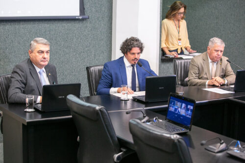 Comissão Mista da Casan prorroga trabalhos por mais 15 dias