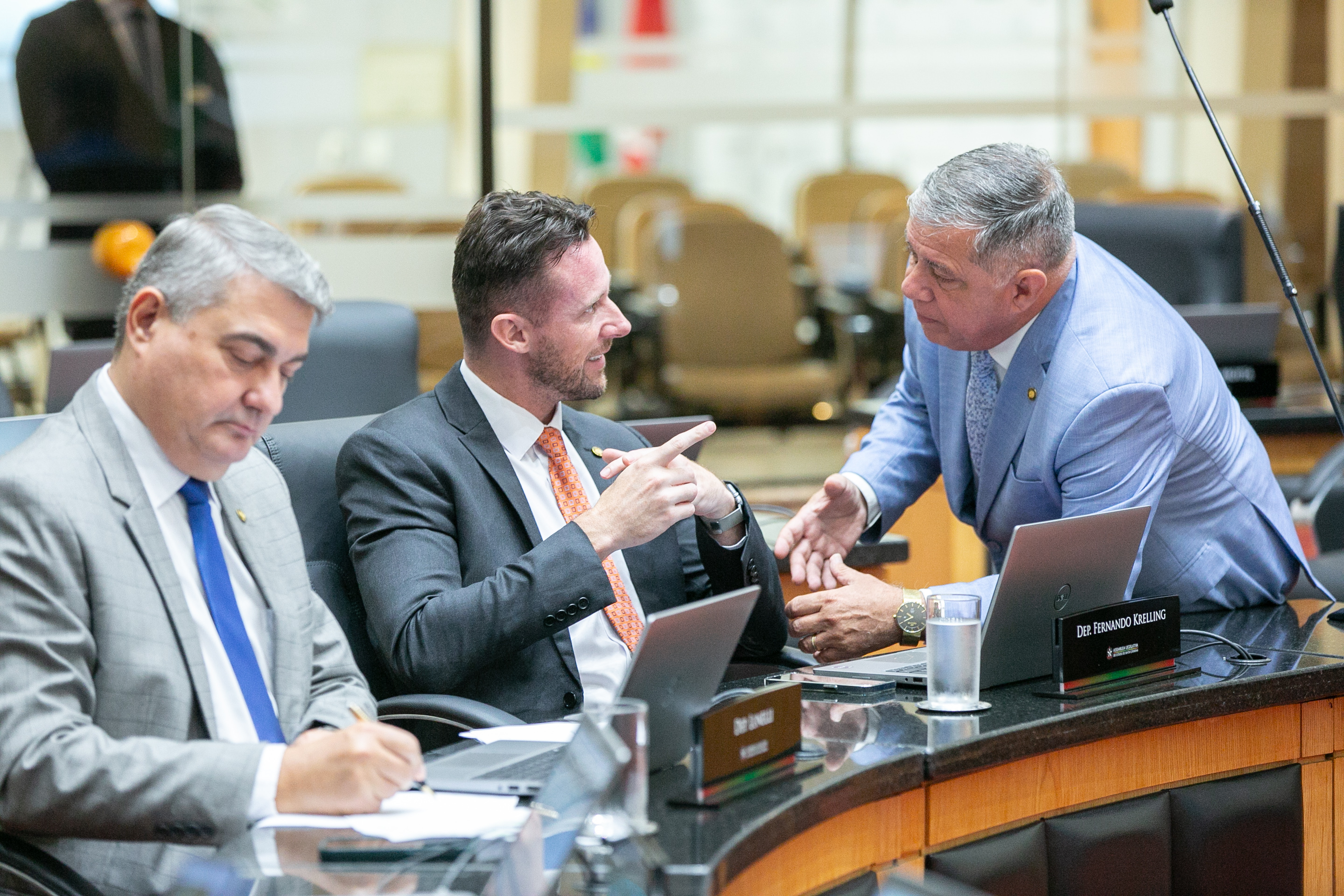 - Deputado Antídio Lunelli (MDB) 	
 - Deputado Fernando Krelling (MDB)  - Deputado Mário Motta (PSD)