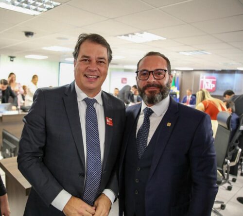 Deputado Minotto representa Alesc na posse de Fernando da Silva Comin