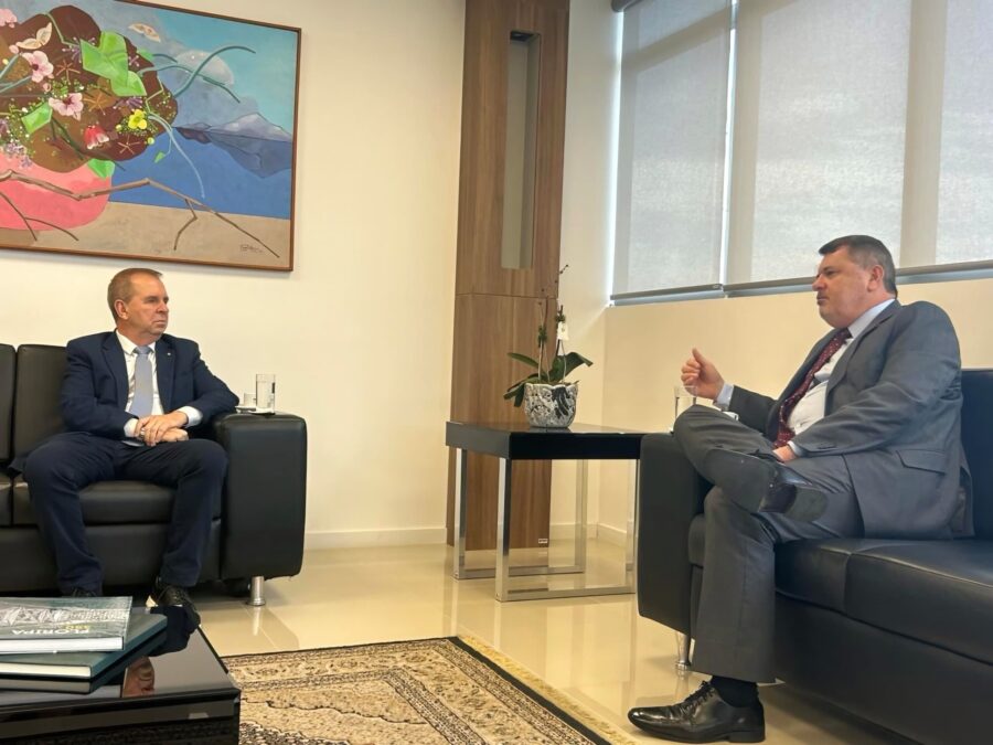 Deputado Maurício Eskudlark (PL) e o procurador-Geral de Justiça do Ministério Público, Fábio de Souza Trajano. Foto: Assessoria de Imprensa