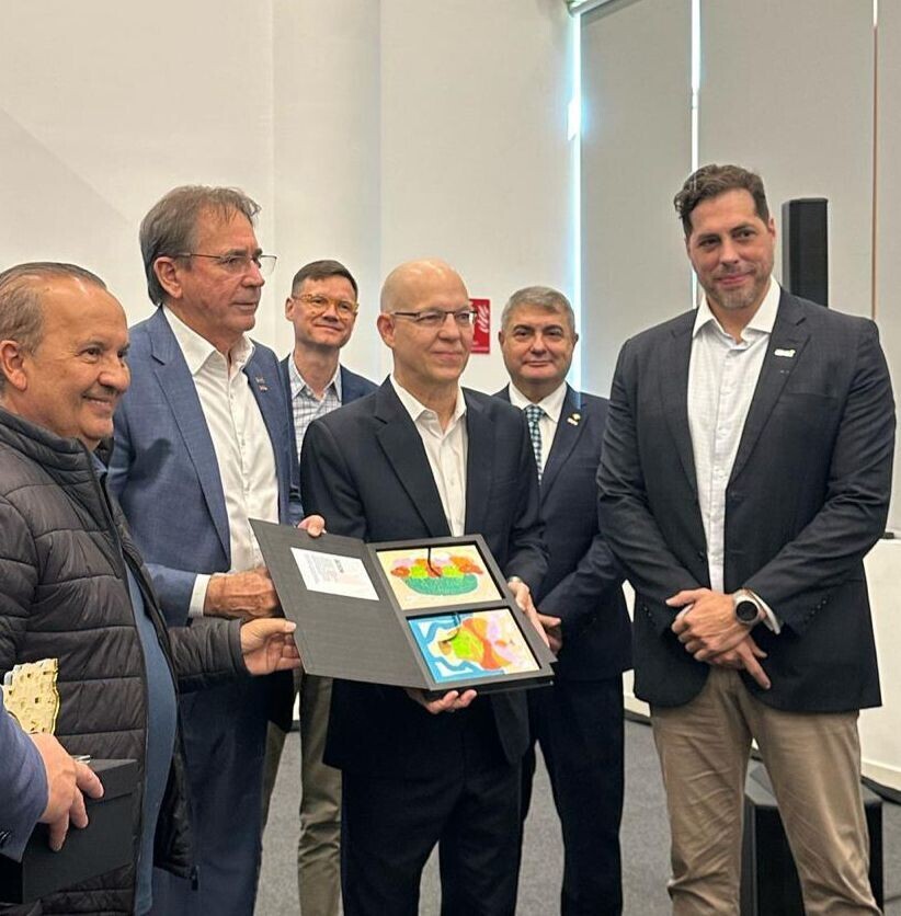 Deputado Lunelli na comitiva que visitou o Grupo Edge, especializado em tecnologias de segurança