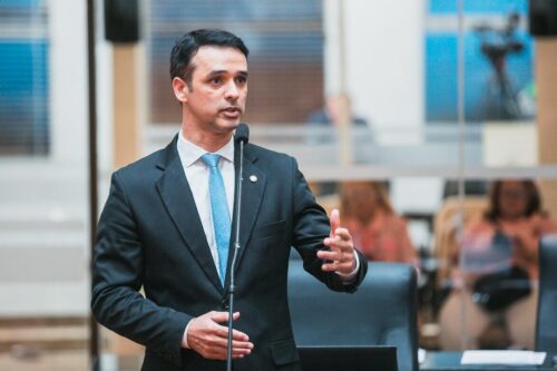 Projeto de lei de combate ao racismo é sancionado pelo governador
