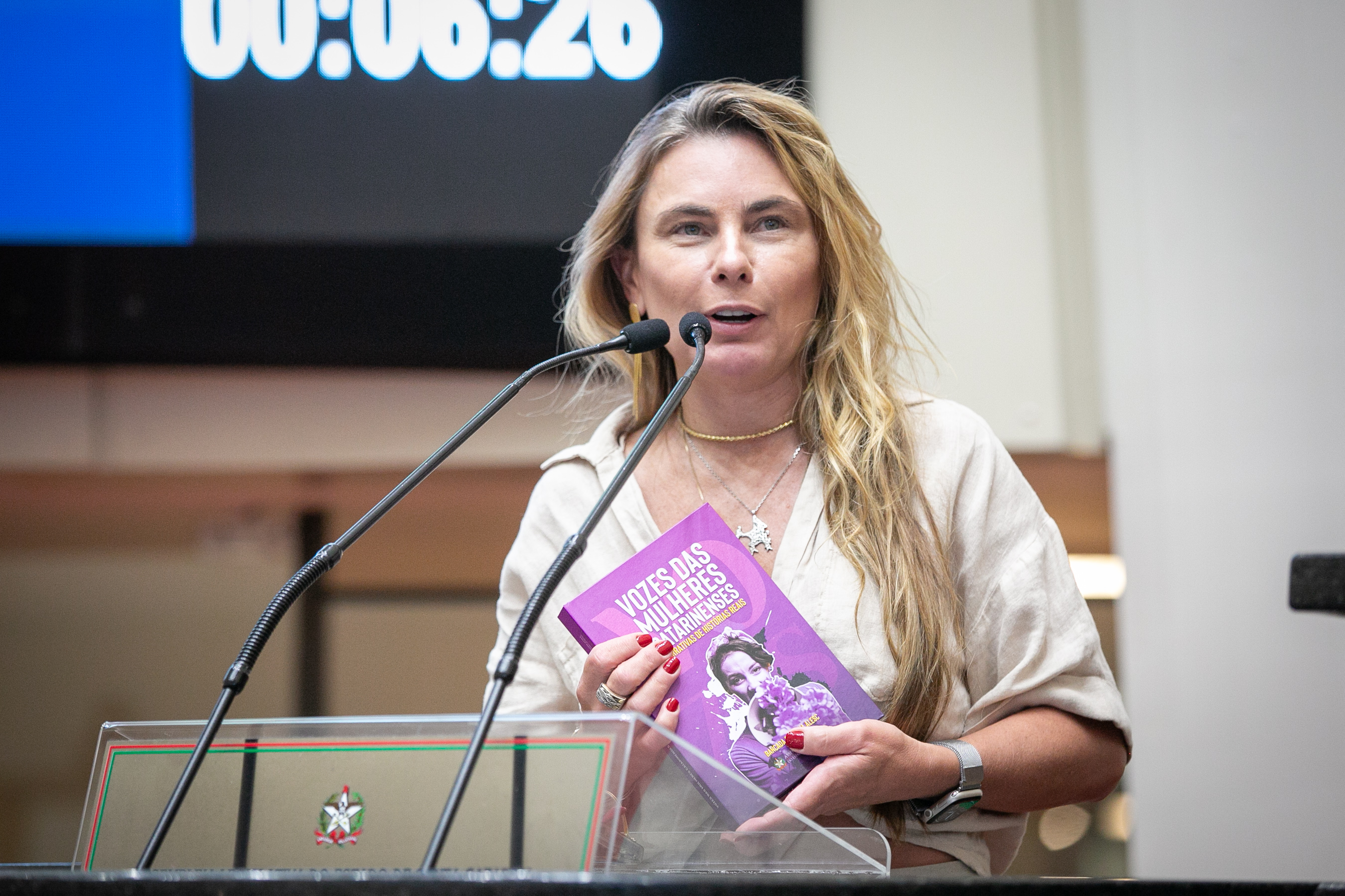 - Deputada Paulinha (Podemos)