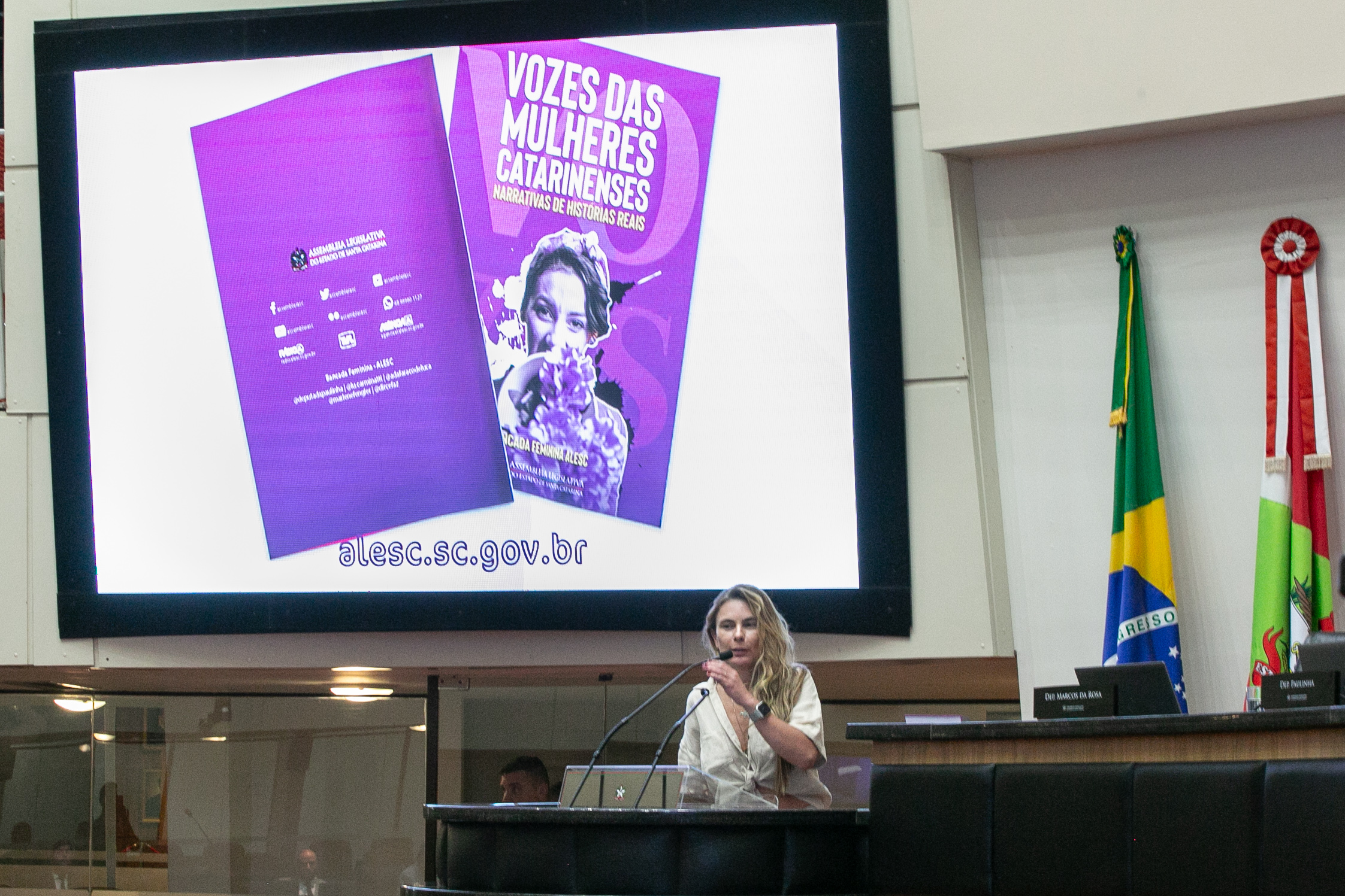 - Deputada Paulinha (Podemos)