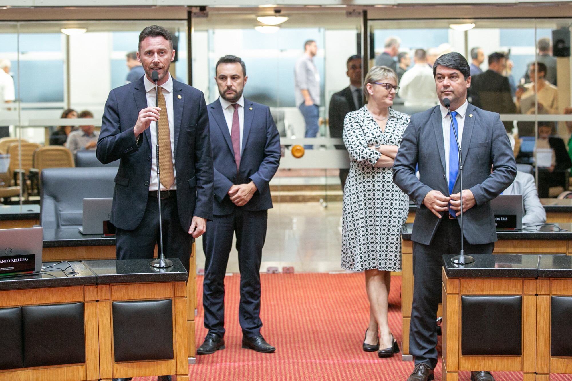 - Deputado Fernando Krelling (MDB) 	 - Deputado Marcius Machado (PL) 
 - Deputada Luciane Carminatti (PT) - Deputado Emerson Stein (MDB)