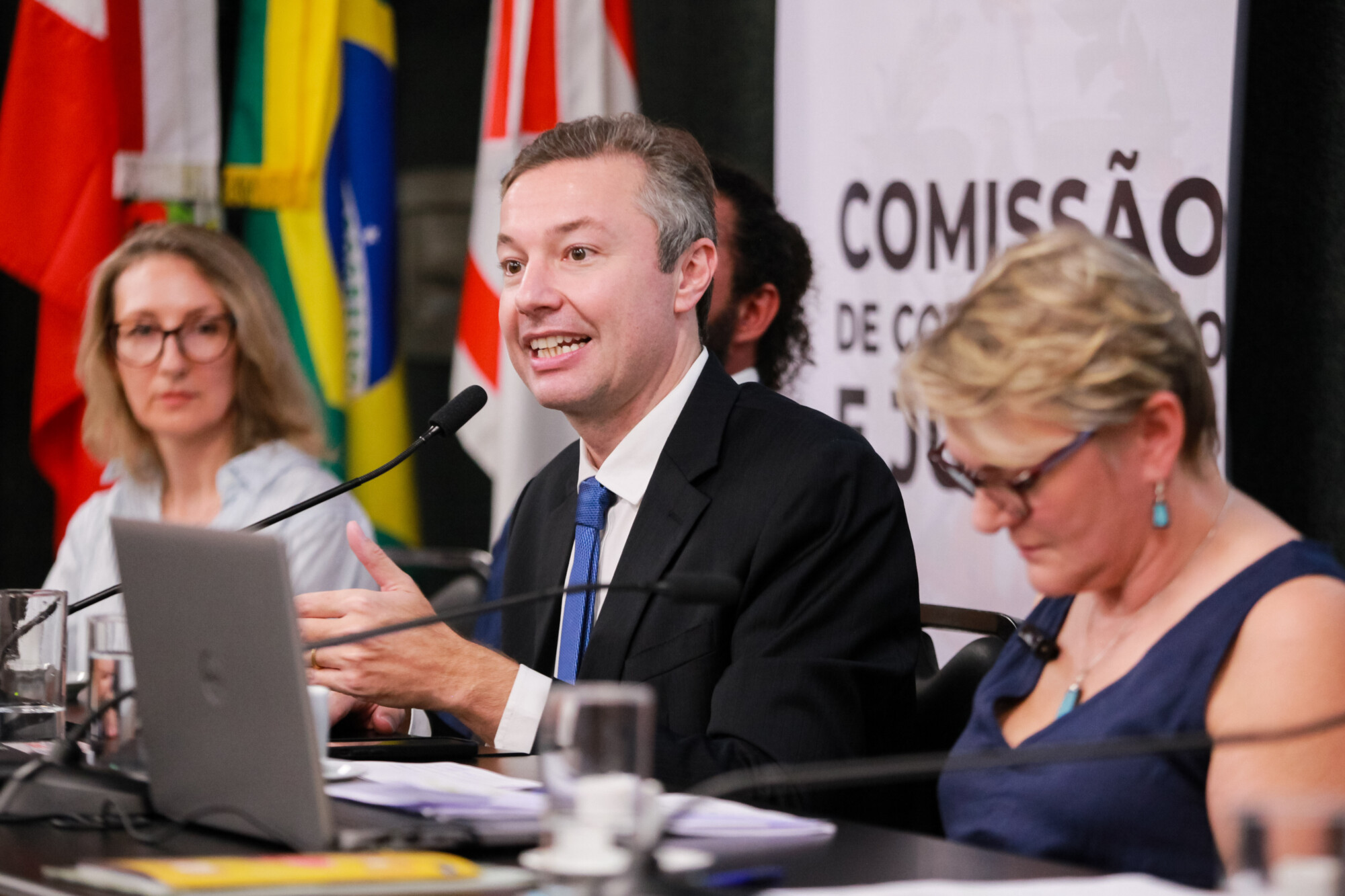 - Deputado Napoleão Bernardes (PSD) 	 - Deputada Luciane Carminatti (PT)