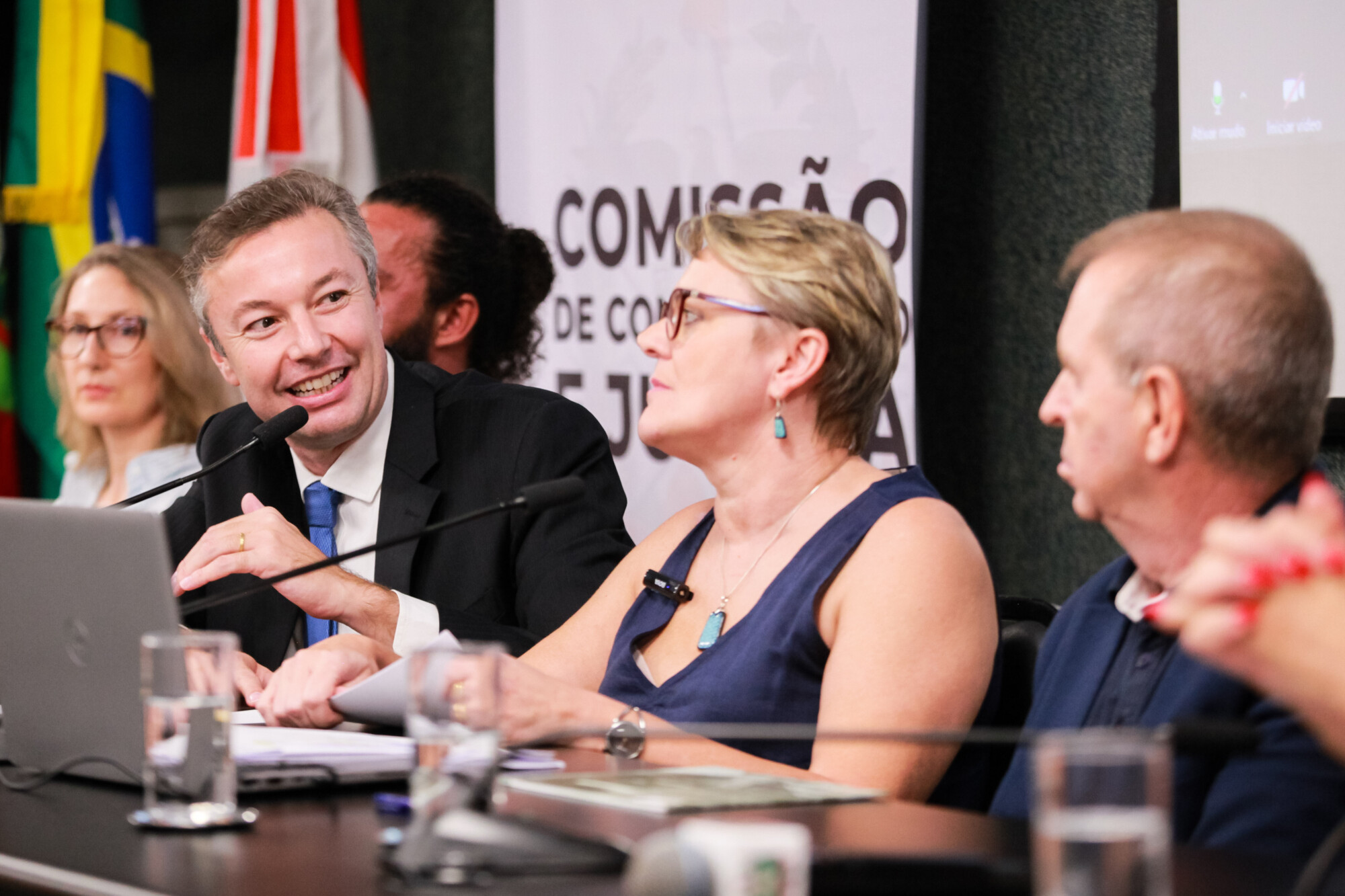 - Deputado Napoleão Bernardes (PSD) 	
- Deputada Luciane Carminatti (PT)