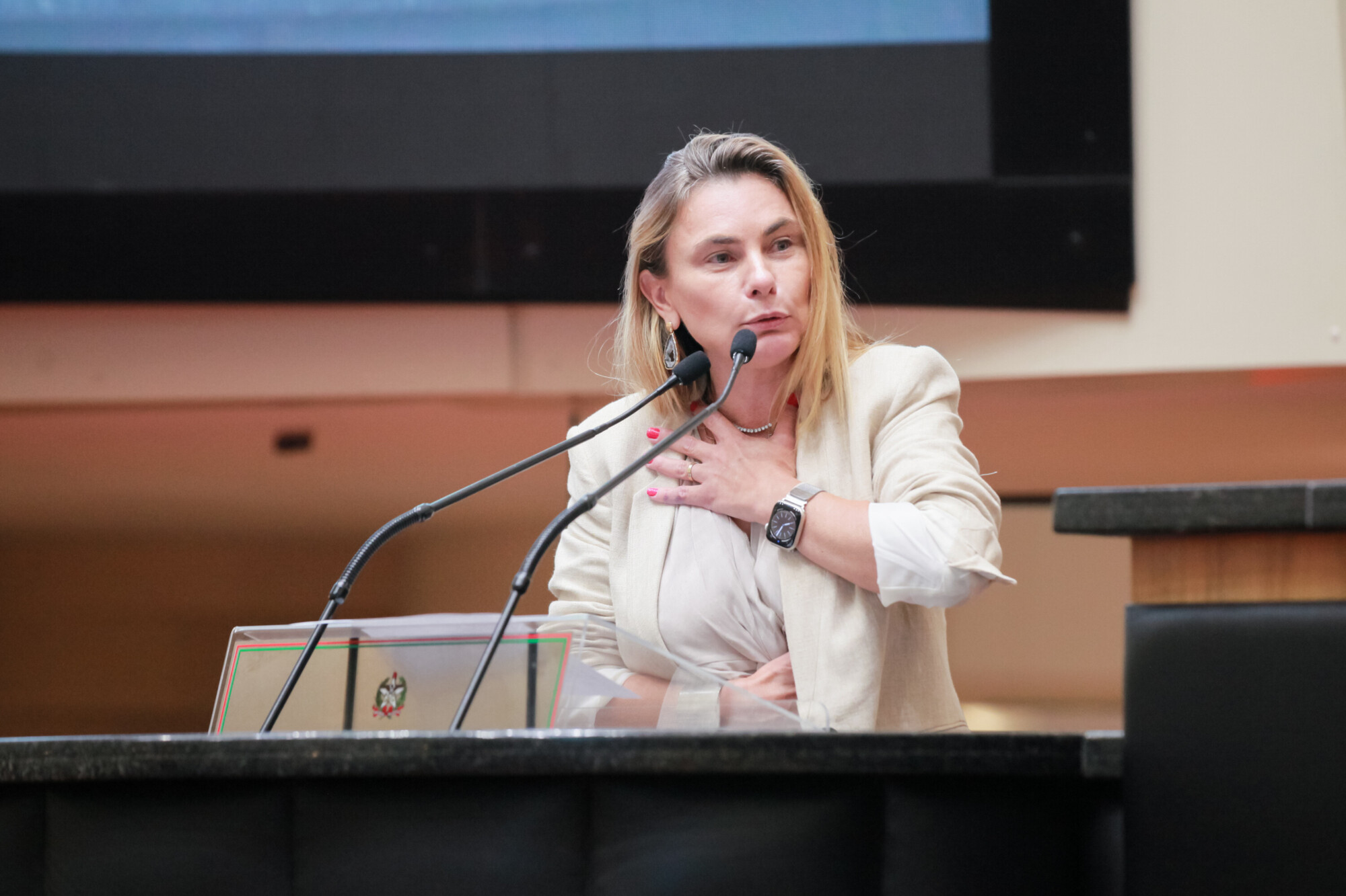 - Deputada Paulinha (Podemos)