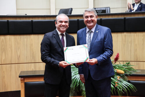 Empresário Delton Batista recebe o Título de Cidadão Catarinense