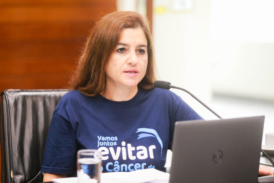 Médica Eliza Treptow, representante da Sobed e da FBG fala sobre campanha Março Azul de conscientização sobre o câncer de intestino.