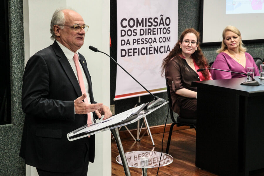 Presidente da Comissão de Defesa dos Direitos da Pessoa com Deficiência, deputado Dr. Vicente Caropreso (PSDB).
