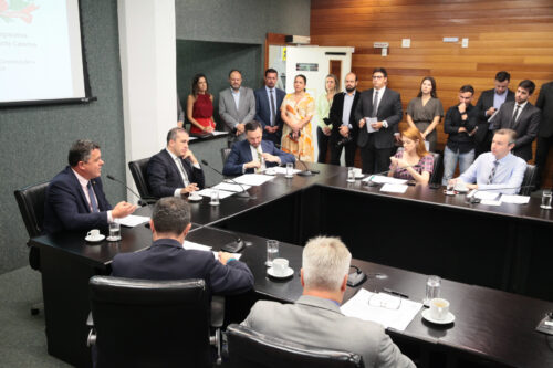 Reajuste do salário mínimo regional é aprovado pela CCJ