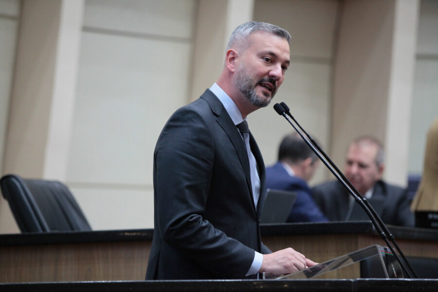 Prefeito de Canelinha, Diogo Maciel, presidente da Associação dos Municípios da Grande Florianópolis