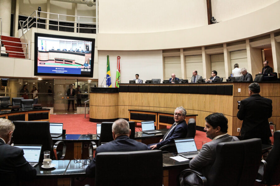 Plenário da Alesc na tarde desta quarta-feira (27)