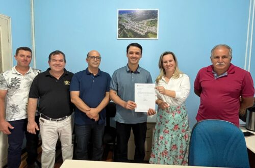 Marcos da Rosa entrega R$100 mil para Urubici