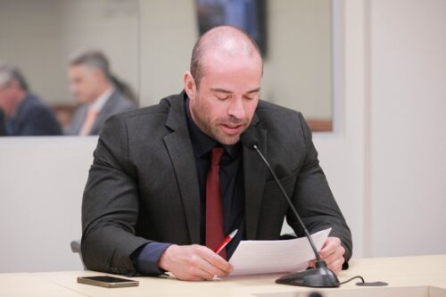 Avança na Alesc PL que garante prioridade de atendimento a pessoas com doenças ocultas