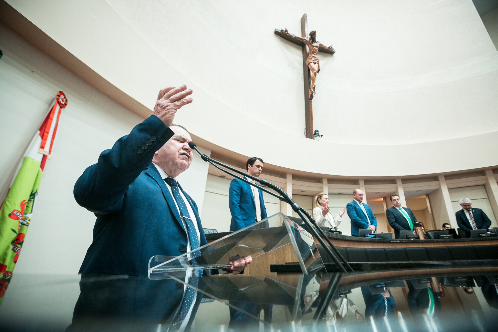 Suspensão de Sessão – Presidente dos Gideões Missionários da última hora