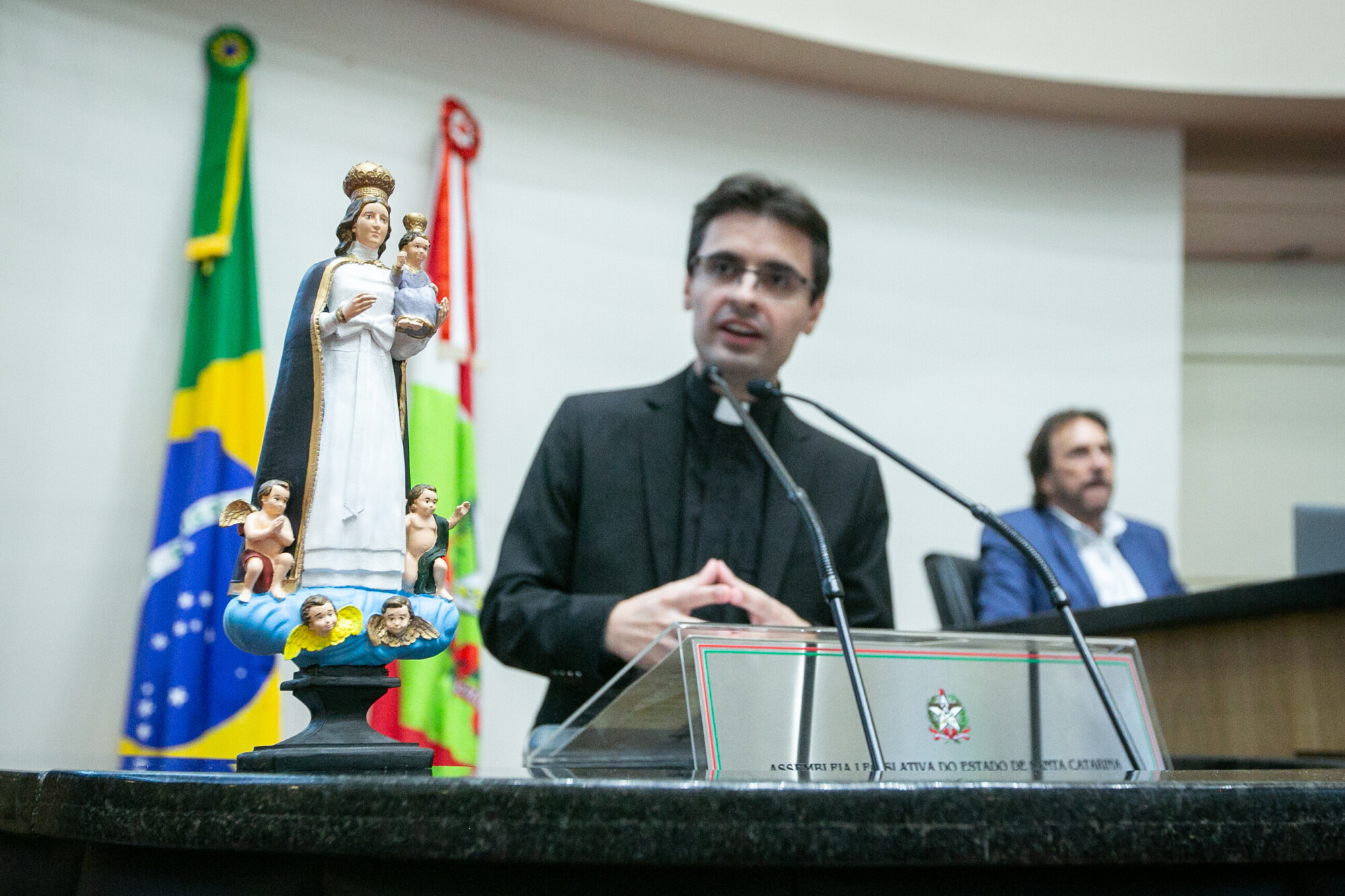 Suspensão da Sessão – Nossa Senhora Mãe dos Homens