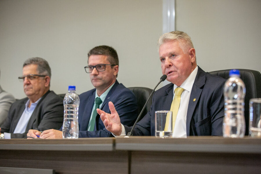 A reunião foi conduzida pelo deputado Nilso Berlanda.