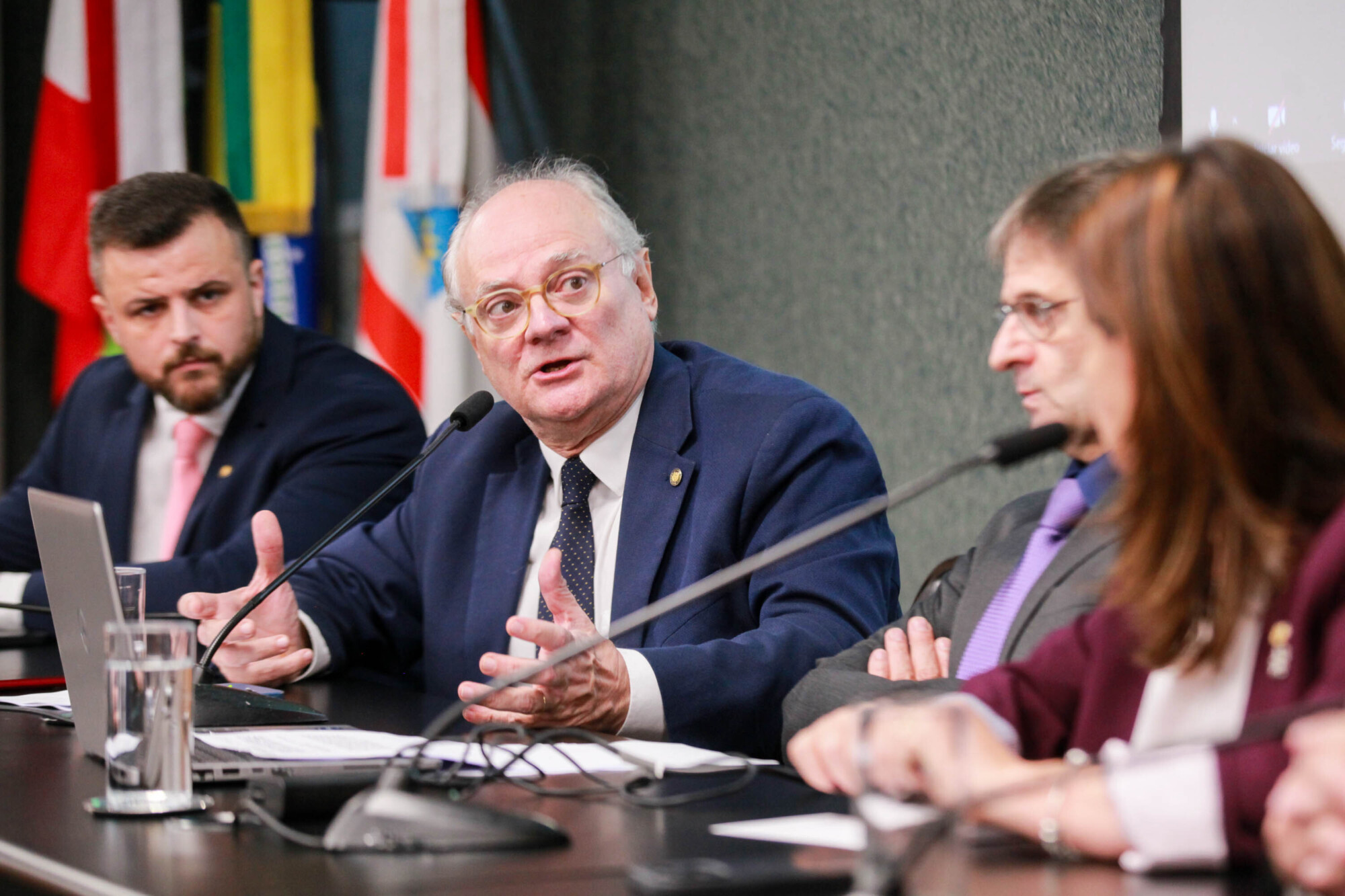 - Deputado Lucas Neves (Podemos) 	 - Deputado Dr. Vicente Caropreso (PSDB) 
Carmen Zanotto- Secretária  de Saúde SC