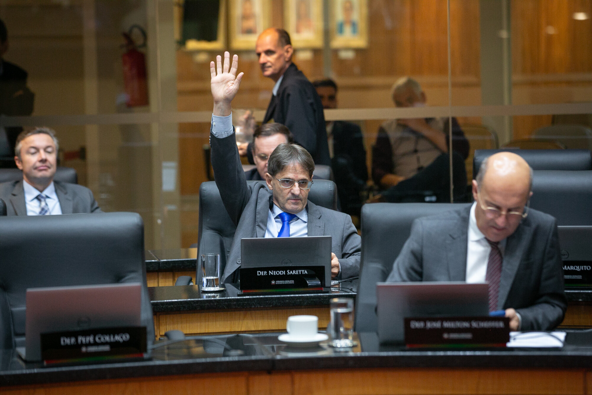 - Deputado Neodi Saretta (PT)
