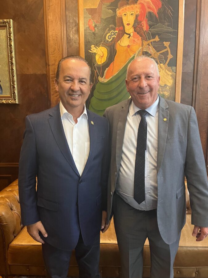 Governador Jorginho Mello e o deputado Oscar Gutz. Fonte: assessoria parlamentar.