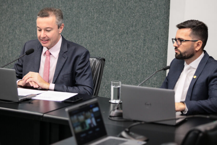 Deputados Napoleão Bernardes e André de Oliveira