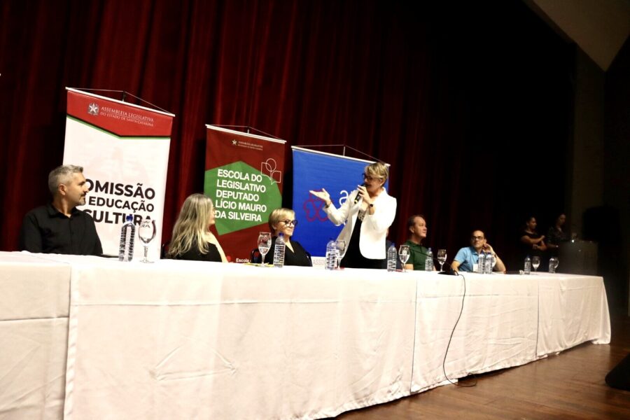 Evento foi promovido pela Comissão de Educação da Alesc nesta segunda (1º) e terça-feira (2). Foto: Isabel Bevilacqua