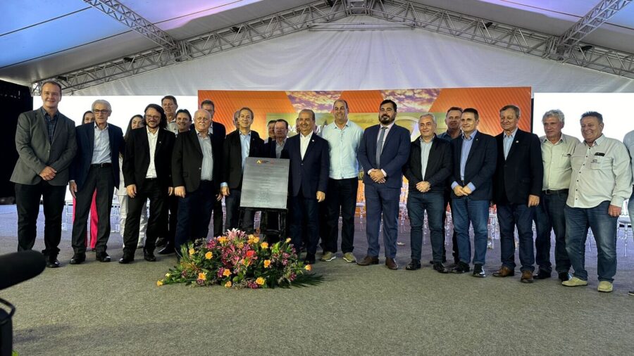 Altair Silva prestigia inauguração da nova fábrica da Aurora Coop em Chapecó