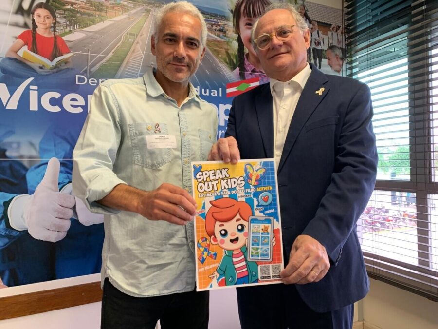 Analista de sistemas Emerson Cargnin e o deputado Dr Vicente